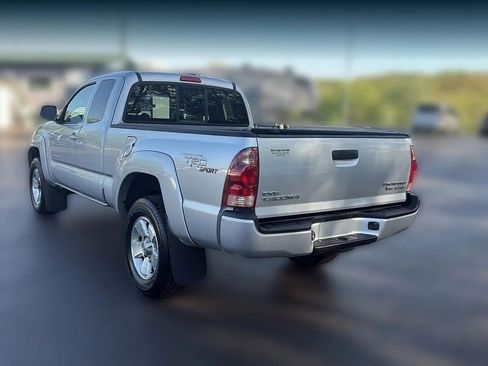 Used 2006 Toyota Tacoma PreRunner image 3