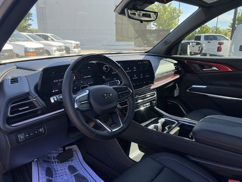 New 2026 Chevrolet Traverse Z71 w/ Enhanced Driving Package AWD/4WD image 17