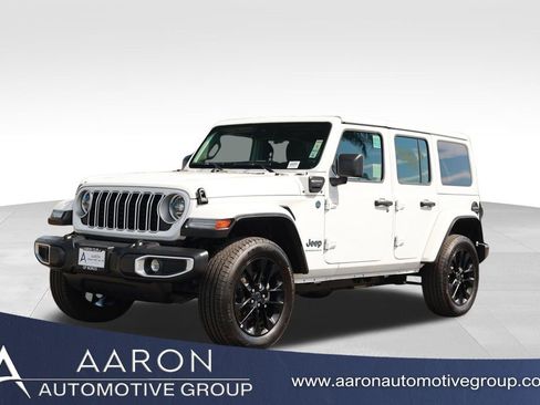 Used 2025 Jeep Wrangler Unlimited Sahara w/ Safety Group AWD/4WD image 1
