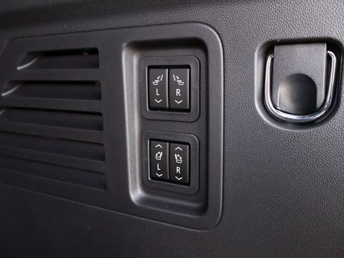 New 2026 Chevrolet Traverse RS w/ LPO, Floor Liner Package image 24