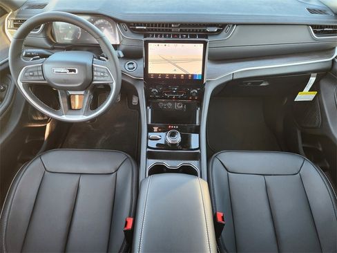 New 2025 Jeep Grand Cherokee L Limited w/ Trailer Tow Package image 19