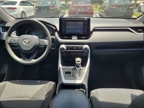 Used 2021 Toyota RAV4 XLE FWD image 16