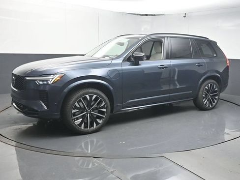 New 2026 Volvo XC90 T8 Ultra w/ Protection Package Premier AWD/4WD image 4