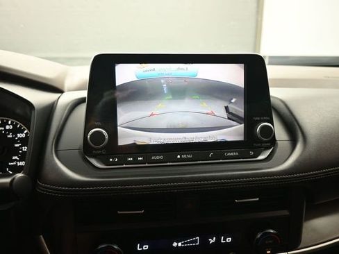 Used 2023 Nissan Rogue SV FWD image 18