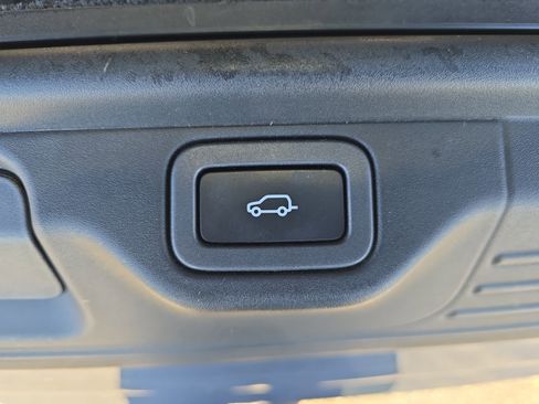 Used 2019 Land Rover Range Rover HSE image 13