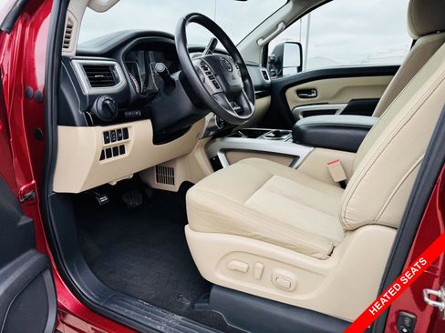 Used 2017 Nissan Titan SV image 3