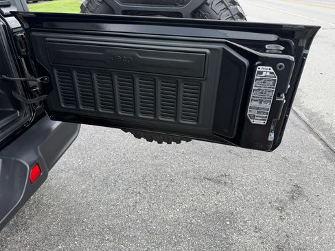 Used 2023 Jeep Wrangler Unlimited w/ Cold Weather Group AWD/4WD image 43