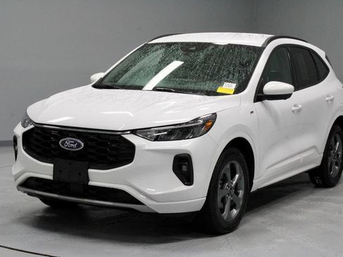 Certified 2023 Ford Escape ST-Line Select w/ Tech Pack #2 AWD/4WD image 7