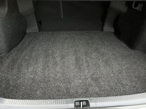 Used 2018 Toyota Camry L image 14