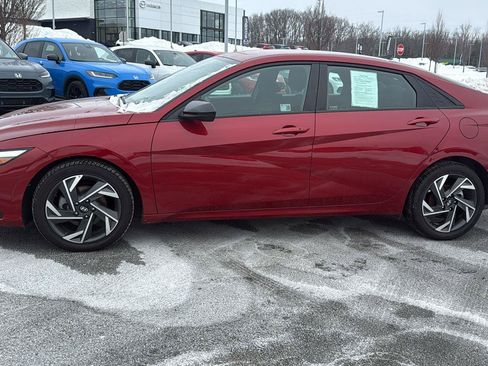 Used 2025 Hyundai Elantra Sport FWD image 11