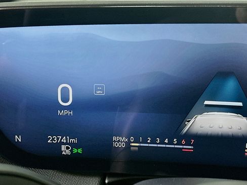 Used 2025 Buick Enclave Preferred image 19