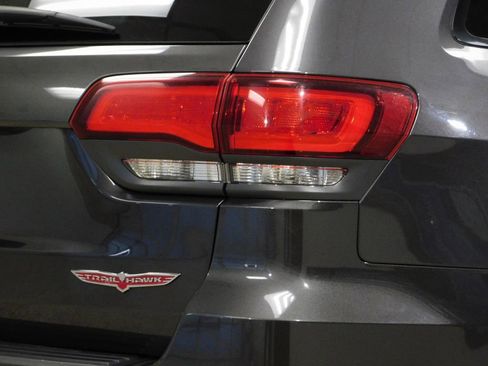 Used 2021 Jeep Grand Cherokee Trailhawk w/ Premium Lighting Group AWD/4WD image 88