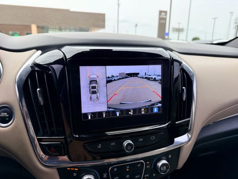 Used 2023 Chevrolet Traverse Premier AWD/4WD image 21