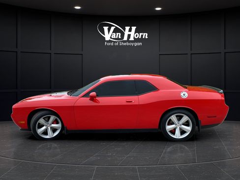 Used 2009 Dodge Challenger SRT8 w/ SRT Option Group II RWD image 4