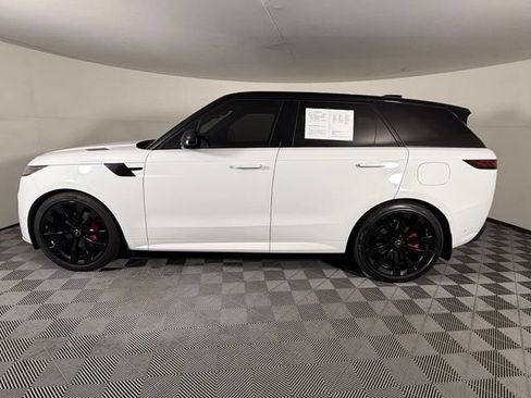 Used 2025 Land Rover Range Rover Sport Dynamic SE AWD/4WD image 3