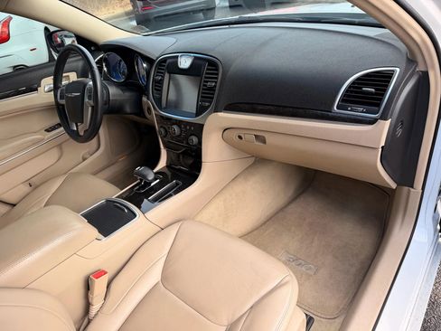 Used 2012 Chrysler 300 Limited image 16
