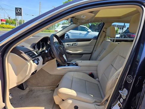Used 2016 Mercedes-Benz E 350 4MATIC Sedan image 4