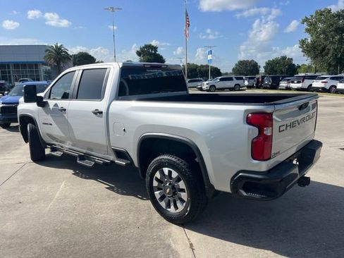 Used 2021 Chevrolet Silverado 2500 Custom w/ Custom Value Package AWD/4WD image 4
