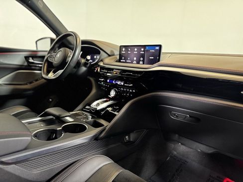 Used 2024 Acura MDX A-Spec image 11