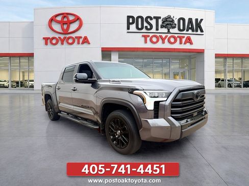 Used 2025 Toyota Tundra Limited AWD/4WD image 1