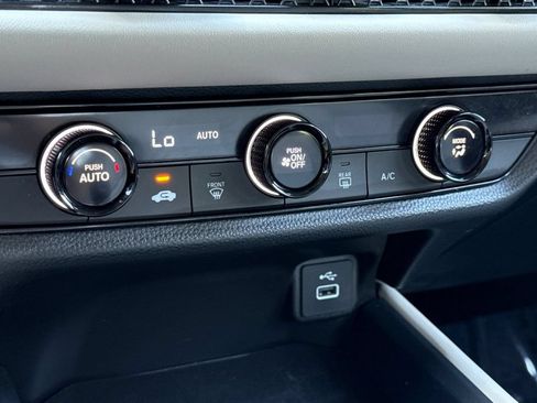 Certified 2025 Honda HR-V LX image 20