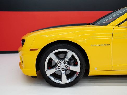 Used 2010 Chevrolet Camaro SS w/ RS Package RWD image 18