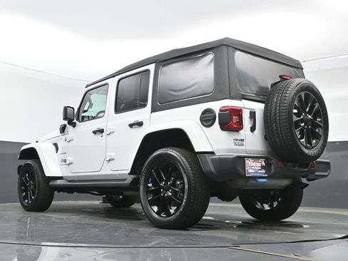 Used 2023 Jeep Wrangler Unlimited Sahara w/ Cold Weather Group AWD/4WD image 20