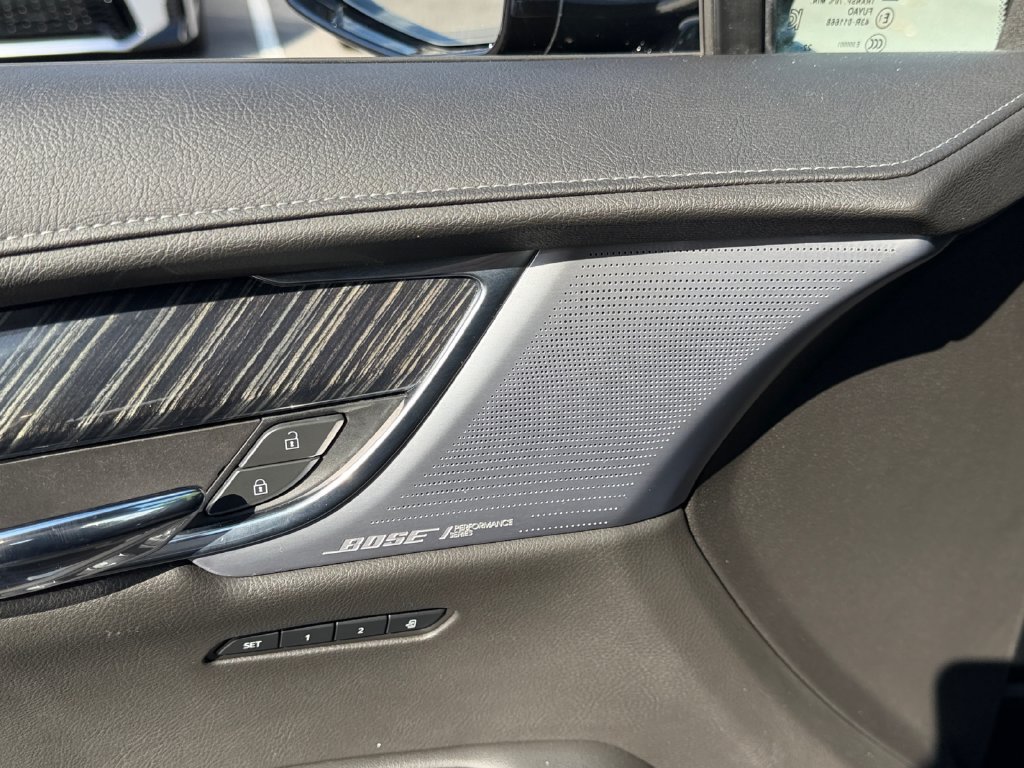 Used 2023 Cadillac XT6 Premium Luxury AWD/4WD image 30