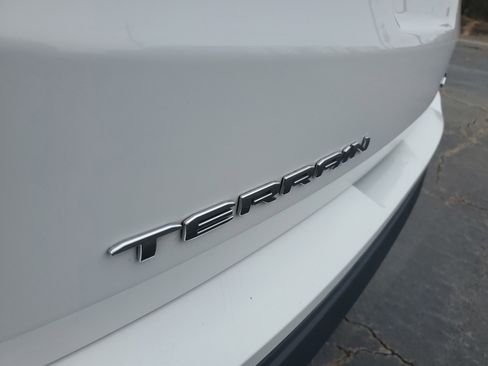 Used 2022 GMC Terrain AT4 image 5