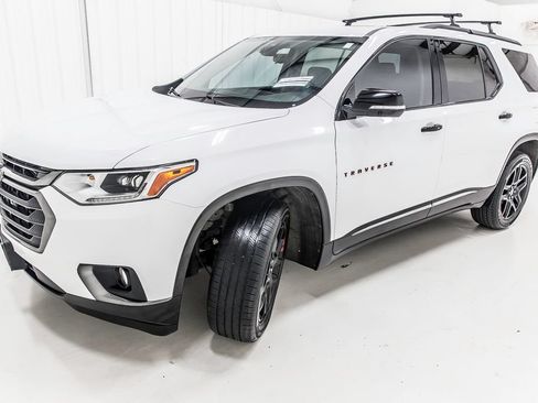 Used 2019 Chevrolet Traverse Premier w/ Redline Edition FWD image 2