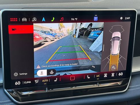 New 2025 Volkswagen Tiguan SE image 17