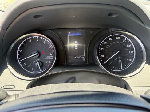 Used 2021 Toyota Camry SE FWD image 12