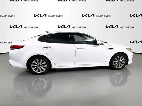 Used 2016 Kia Optima EX w/ Premium Package image 8