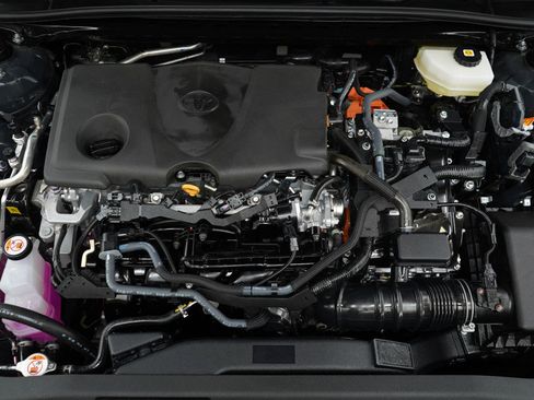 Used 2025 Toyota Camry SE image 32