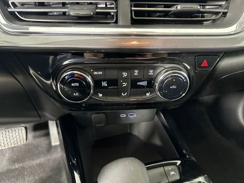 Used 2025 Chevrolet Trax ACTIV w/ Driver Confidence Package image 29