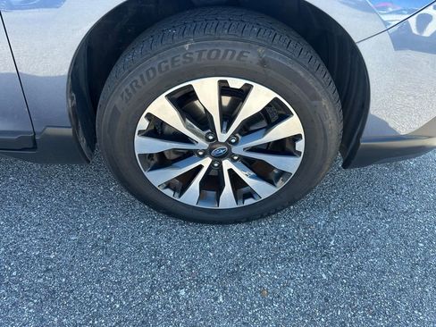Used 2017 Subaru Outback 2.5i Limited image 4