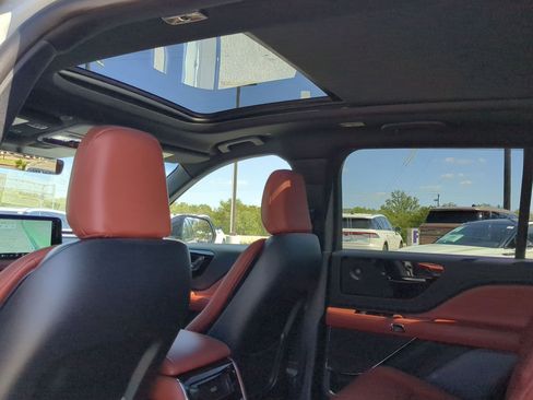 New 2025 Lincoln Aviator Reserve image 21