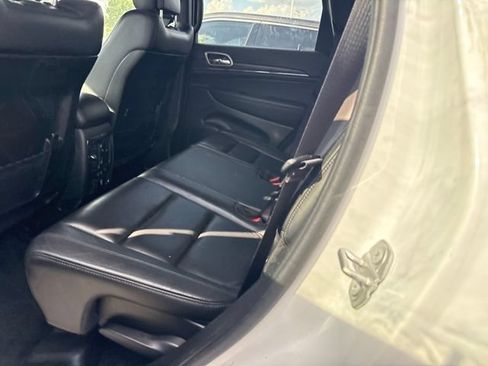 Used 2022 Jeep Grand Cherokee Limited AWD/4WD image 9