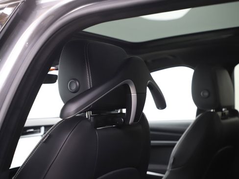 Used 2025 Jaguar F-PACE R-Dynamic S image 19