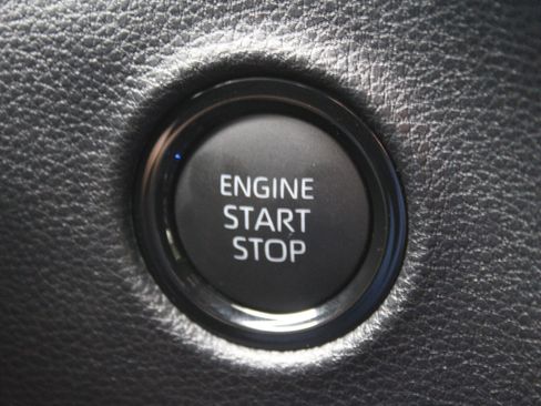 Used 2026 Toyota Tundra SR5 w/ SR5 Convenience Package AWD/4WD image 13