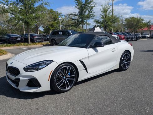 Used 2022 BMW Z4 M40i w/ Premium Package image 10