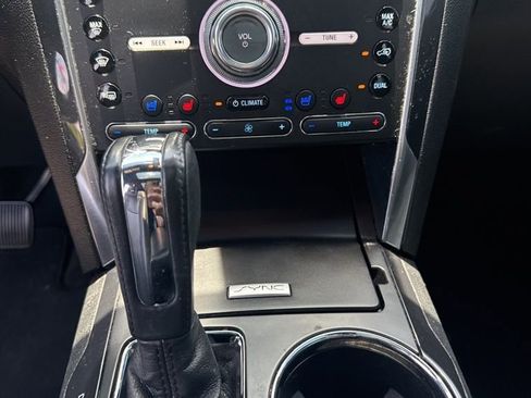 Used 2017 Ford Explorer Limited w/ Equipment Group 301A AWD/4WD image 13