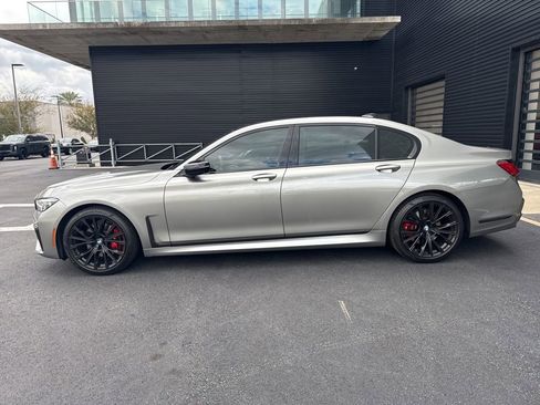 Used 2022 BMW 740i w/ M Sport Package image 2