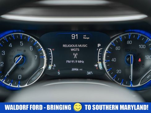 Used 2024 Chrysler Pacifica Touring-L image 46