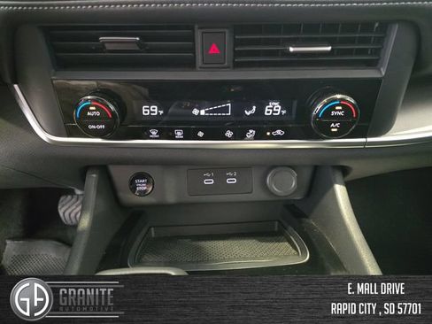 Used 2026 Nissan Rogue SV AWD/4WD image 18