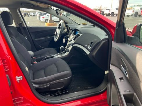 Used 2015 Chevrolet Cruze LT image 9