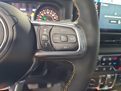 Used 2024 Jeep Wrangler Unlimited Sahara w/ Technology Group AWD/4WD image 17