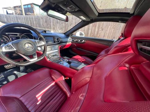 Used 2018 Mercedes-Benz SL 550 w/ Driver Assistance Package image 12