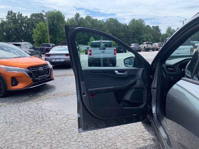 Used 2025 Ford Escape ST-Line AWD/4WD image 21