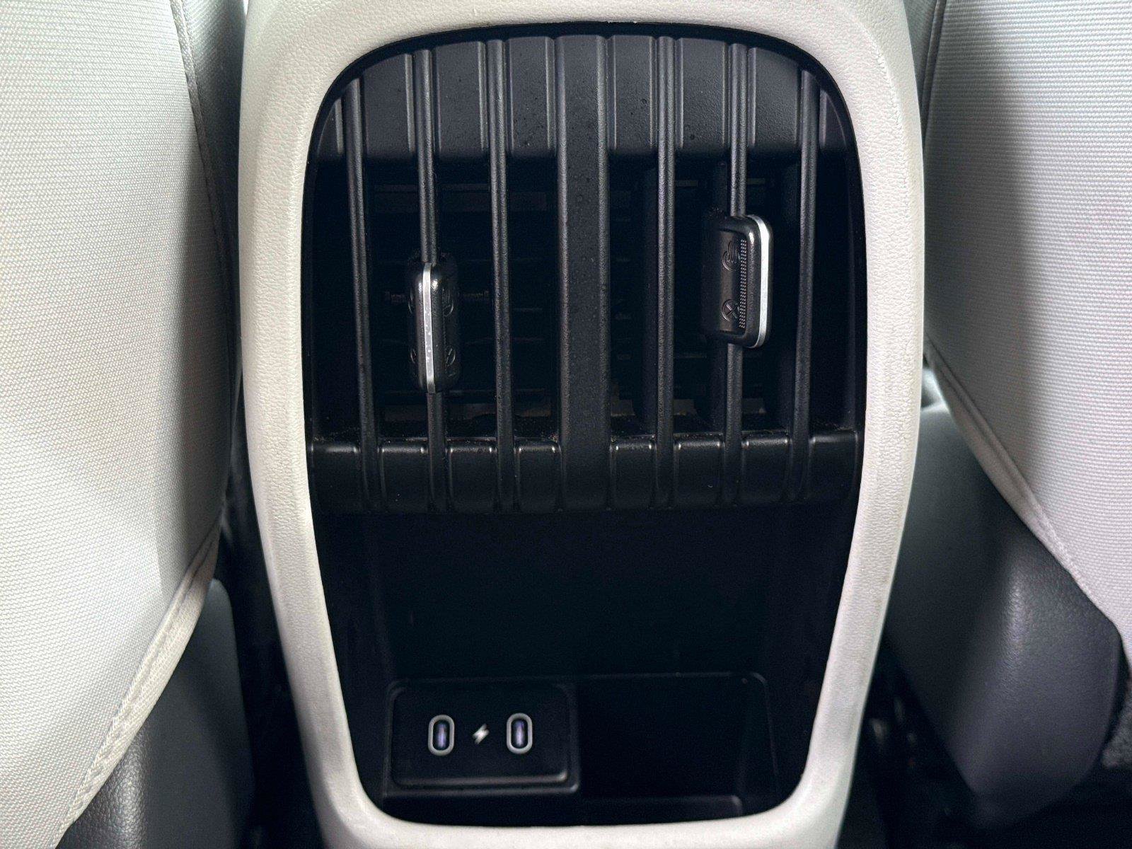 Used 2025 Hyundai Kona SEL FWD image 16